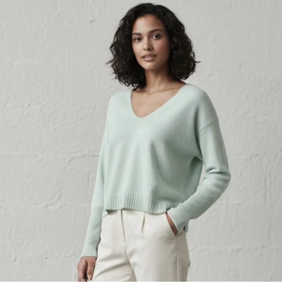 NAADAM Cashmere V-Neck Sweater Mint Sage Green Lightweight Boxy Size Small - Picture 1 of 8